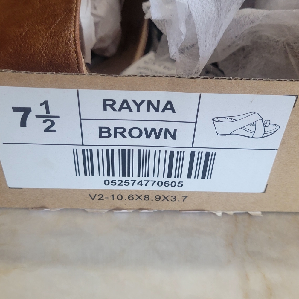 Journee Collection Brown Wedges